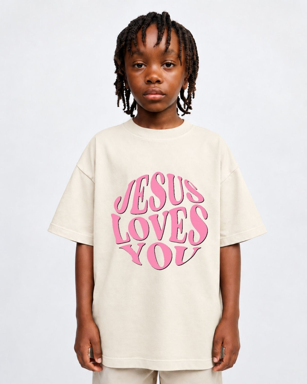 Camiseta Oversized Infantil “JESUS LOVES YOU”