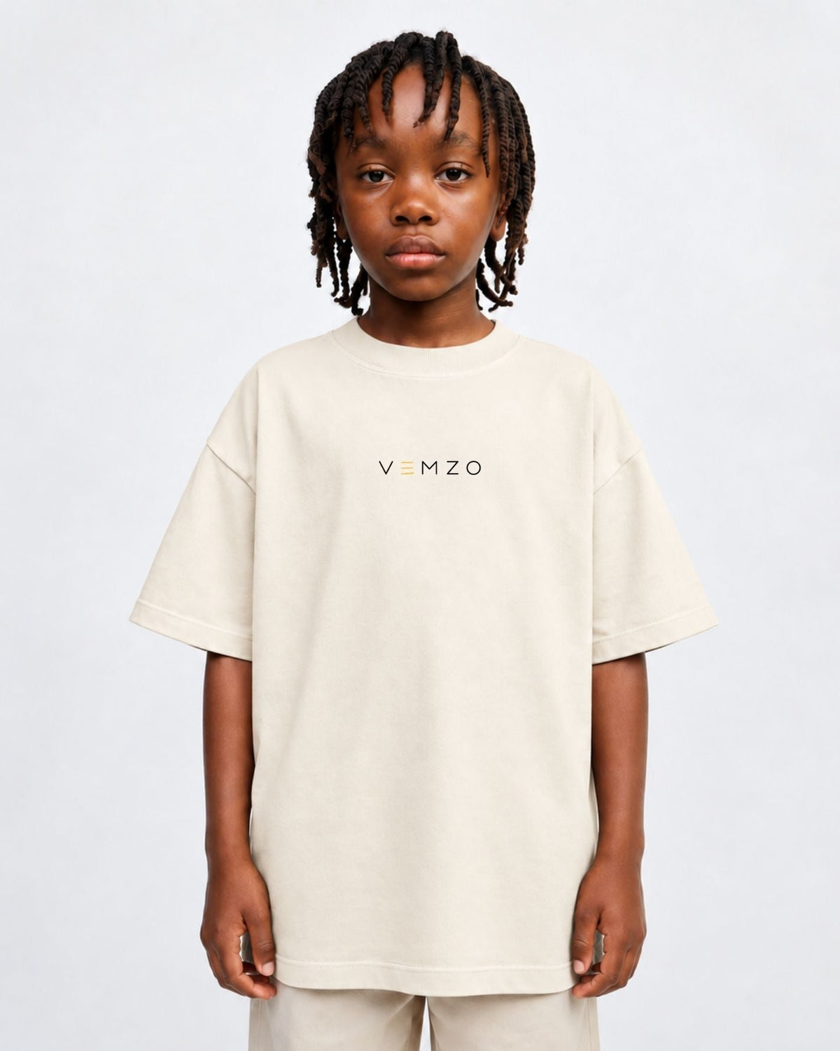 Camiseta Oversized Infantil “JESUS IS KING”